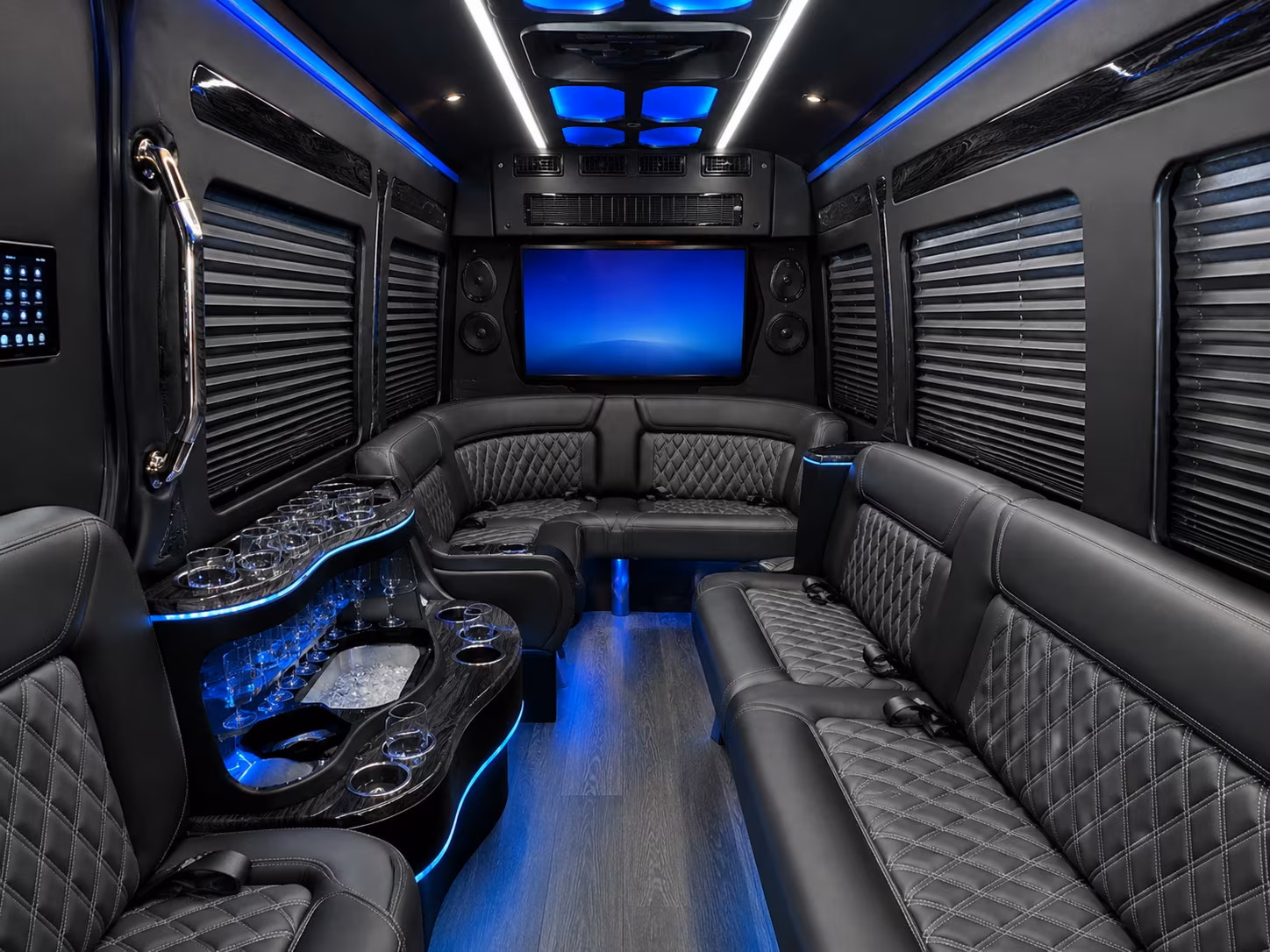 busrentaldeerfieldbeach com lets you compare airport transfers to fll mia and pbi in one place